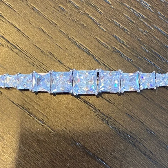 PRICE DROP!!!🎉🎉🎉Absolute™ Sterling Silver Quadrillion-Cut Tennis Bracelet💛 - Picture 6 of 8